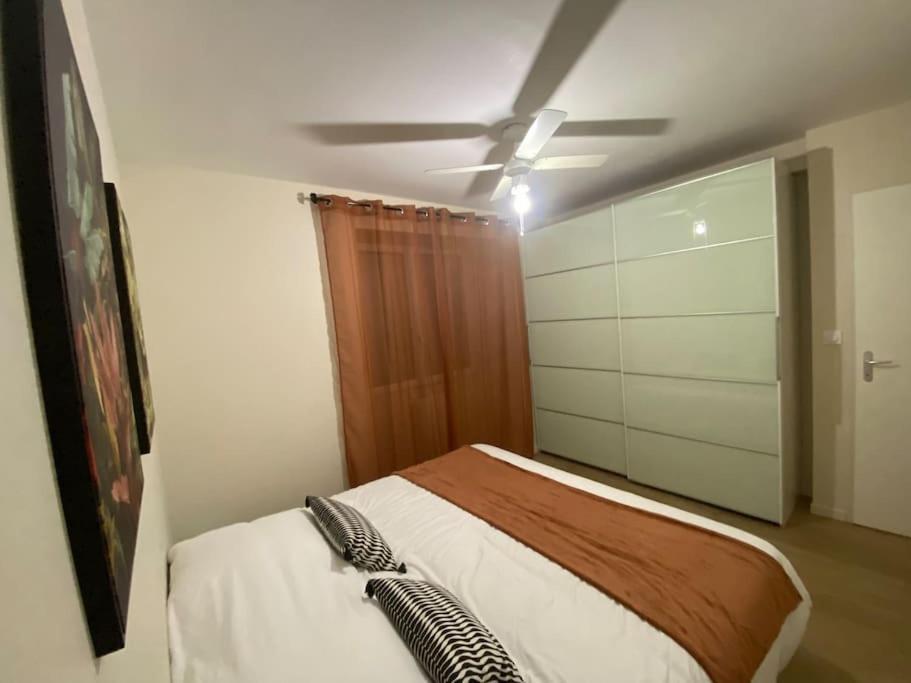 Appartement T2 Spacieux Et Equipe Mions Exterior photo